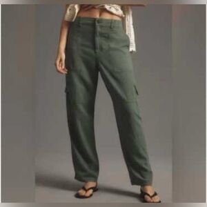 Pilcro Slim Linen-Blend Beach Cargo Pants in green. 
Sz M NWT